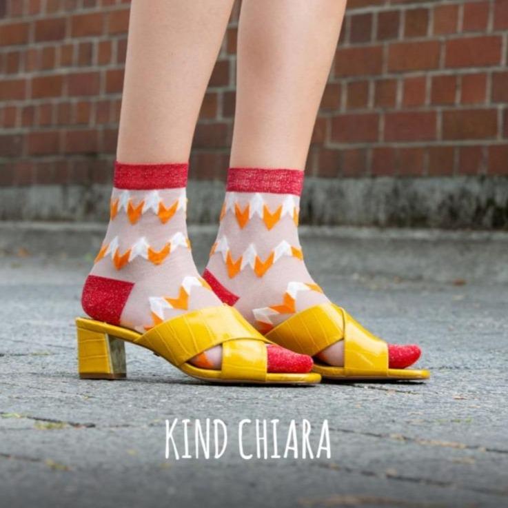 Kind Chiara - orange-weiß-Socken-TOO HOT TO HIDE-jesango - Fair Fashion- nachhaltig- faire Mode- Klamotten- Frauen- Damen Klamotten