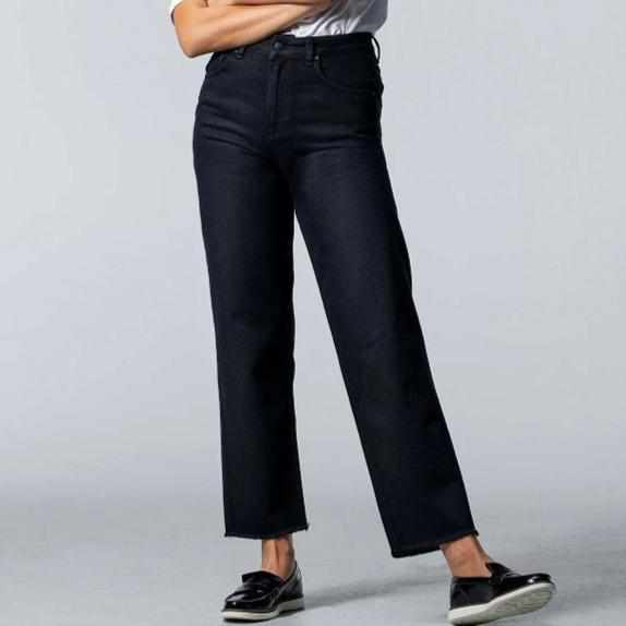 Straight Jeans MEDLAR Black Overdyed-Jeans-LOVJOI-jesango - Fair Fashion- nachhaltig- faire Mode- Klamotten- Frauen- Damen Klamotten